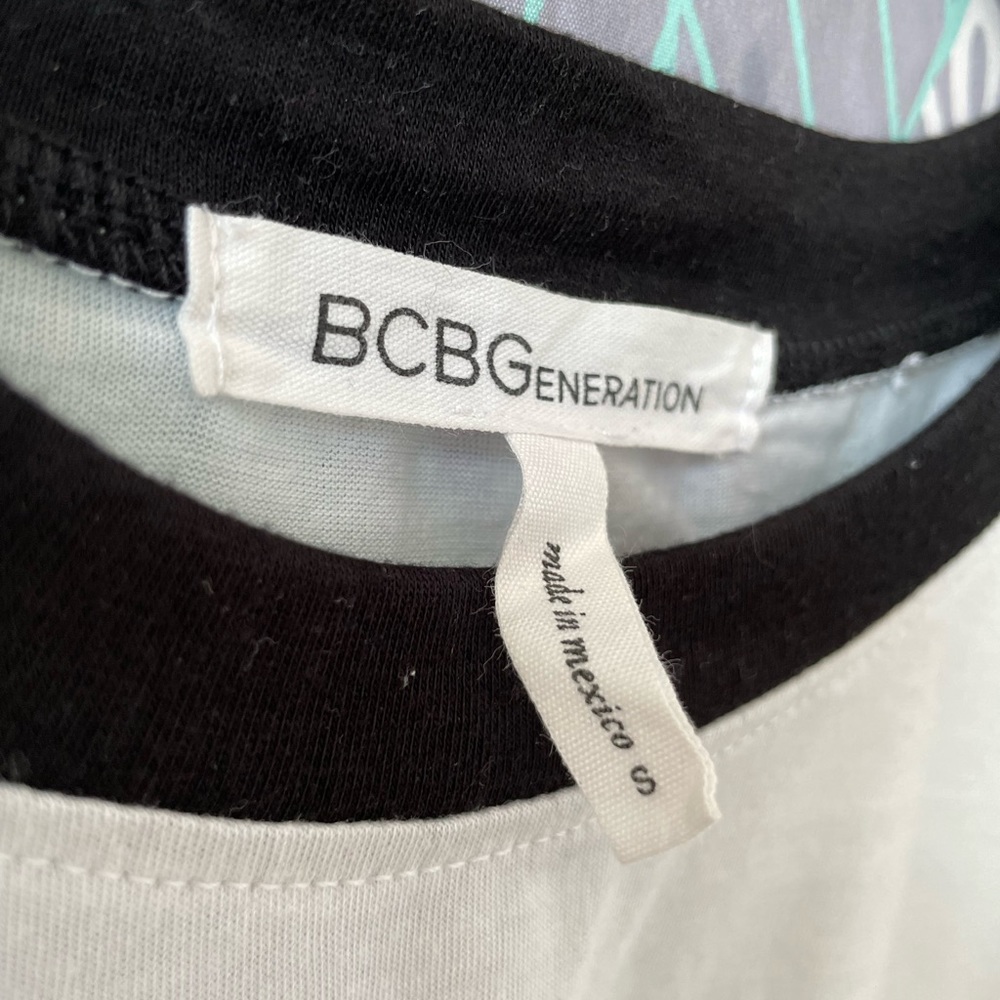 BCBGeneration Crop Top - Picture 4 of 4
